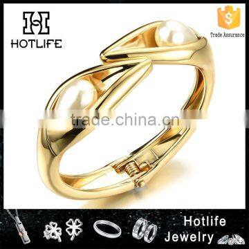 new products 2016 innovative design women jewelry expandable gold bangle claw bracelet with pearl