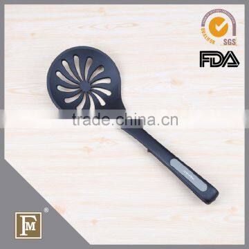 2015 hot nylon kitchenware cooking tool slotted ladle