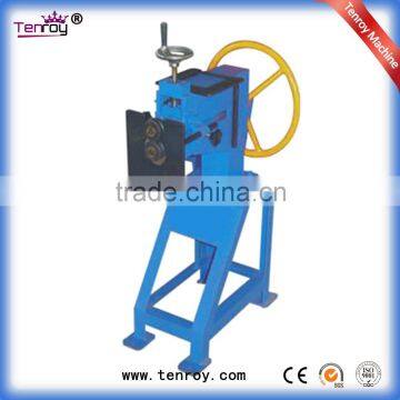 Metal sheet rolling and forming rotary machine