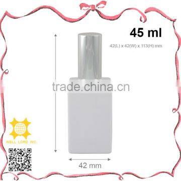 65ml Simple Type Black Glass Bottle Golden Pump Sprayer photo-5