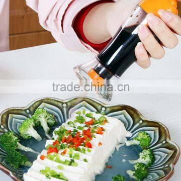 Wholesale Push Qil Vinegar Cruet Controllable Mini Plastic Oil Cruet Set