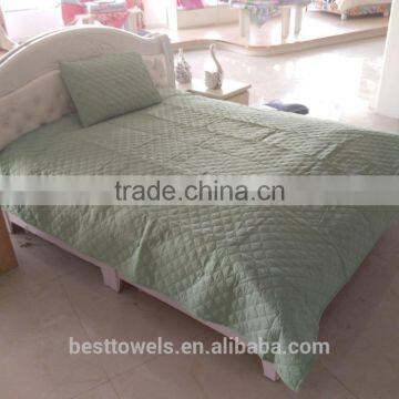 Hot selling 100%polyester embossed luxury bedspread