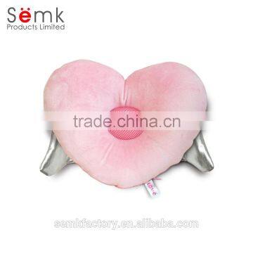 Novelty fashionable heart shaped bluetooth cushion speaker for gift