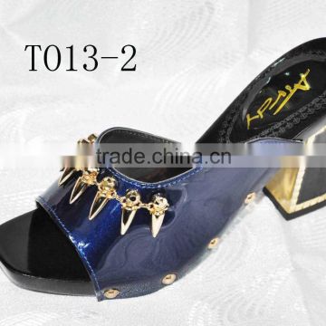 T013-2 african women slipper with high heel