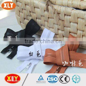 Hot Sale Fashion Garments Open End Plastic Zipper photo-4