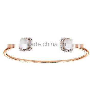 Factory wholesale price fashion pearl cuff bangle