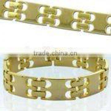 Gold plated steel bracelet with circular shaped center links