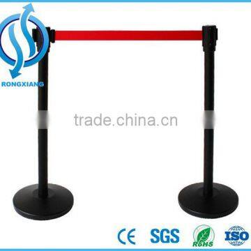 Retractable temporary que manager barrier stanchion post with belt