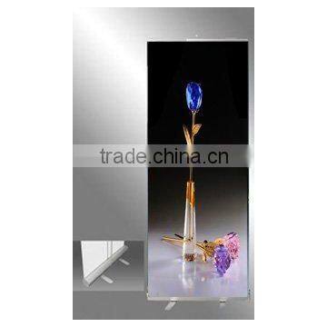 Roll up banner stand
