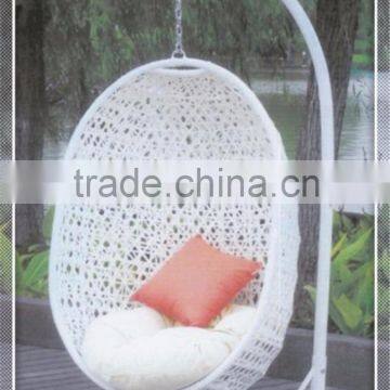 Comfortable egg shaped swing chair