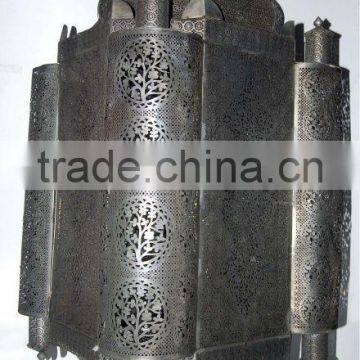 new design iron lantern/ candle lantern/ decoration lantern/ garden lantern/ metal lantern