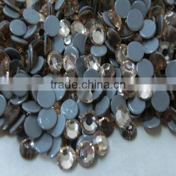 China factory wholesale decorative shiny leed free and multi size loose flat back hotfix rhinestone trimming for garment