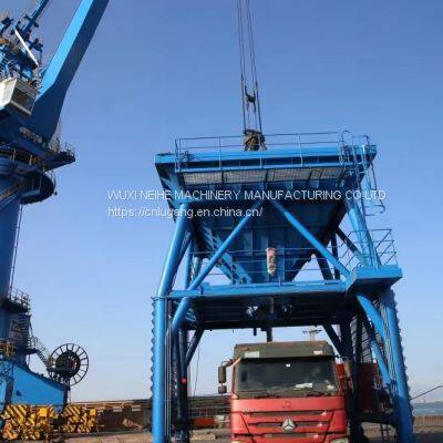 Port Hopper Discharging Bulk Crago for Loading Truck