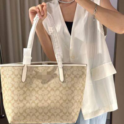 Tote crossbody bag, large capacity, fashionable and versatile shopping bag, classic flower handbag, single shoulder women's bag
