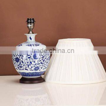 Hot Sales Chinese Blue and White Table Lamp photo-4