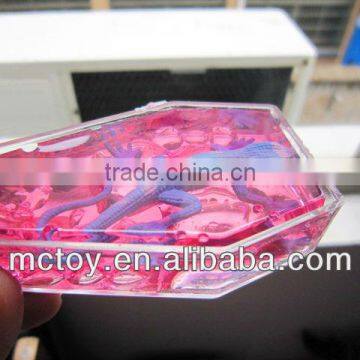 2016 Hot Factory supplier wholesale Crystal Coffin putty with dinosaur frog spider lizard alien