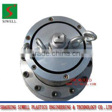 Plastic pipe extrusion mould