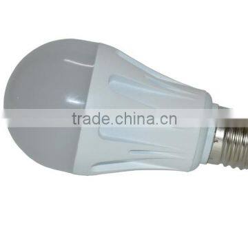 7watts Die Casting Painted White Elegant Appearance 5730SMD Led Bulb E27