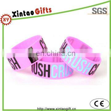 Hot sales custom pink rubber bracelets with debossed logo