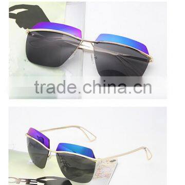 New Model Latest Two Tones Two Parts Sunglasses for Women photo-3