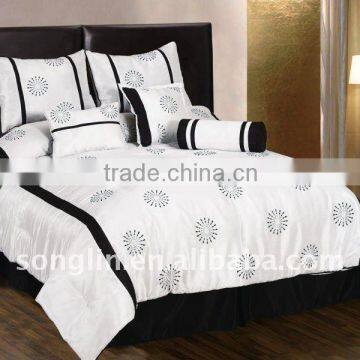 7Pcs Embroideried Comforter Set