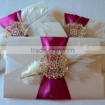 vintage beauty ribbon & feather with brooch romance fold pocket wedding invitation cards                        
                                                Quality Choice