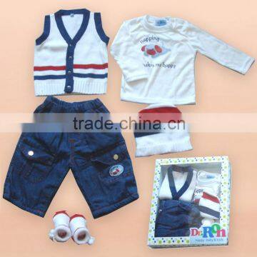 2016 baby gift set sweater baby clothes(authorized production) for boys