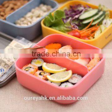 Large capacity lunch box have two compartments with different food.