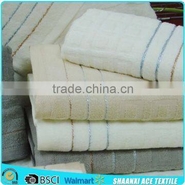 100% cotton square lattice engraved jacquard bath towel wholesale bath towel