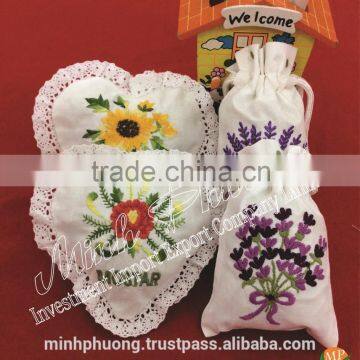 Cheap price flower embroidery fragrant bags air freshing sachet powder bag