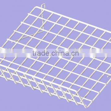 Gridwall wire display shelf with lip