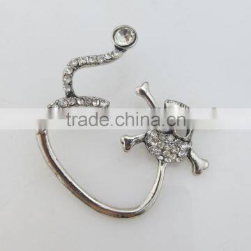 Elegant fashion silver diamond skull earring