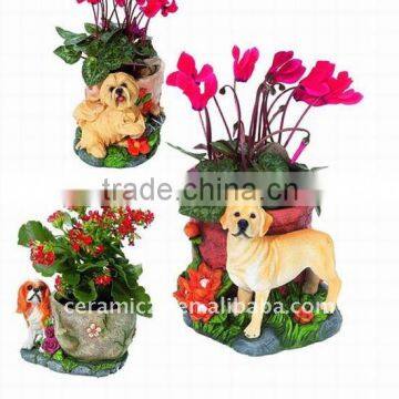 New Polyresin vase with dog