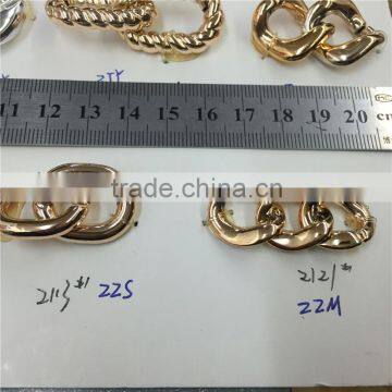the decoration chain made by ccb.Can be free to split with the hand.clothes decorative chain