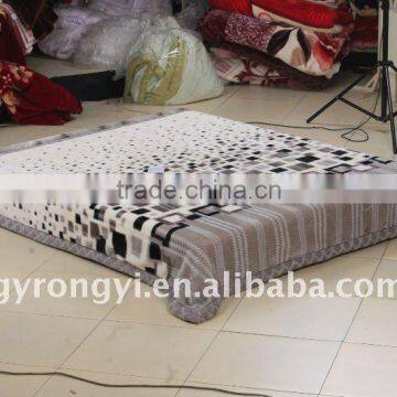 100% Polyester 2 Ply Raschel Blanket With Interweaving