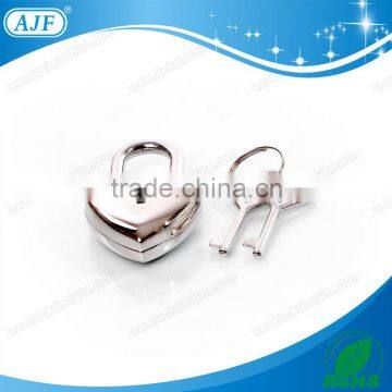 Very Cute and Fashionable Metal Heart Mini Lock for Wooden Box photo-2
