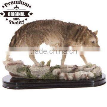 resin wolking wolf figurines for home decoration