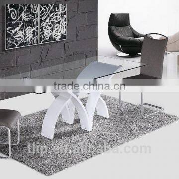 Moden Glass Dining Table