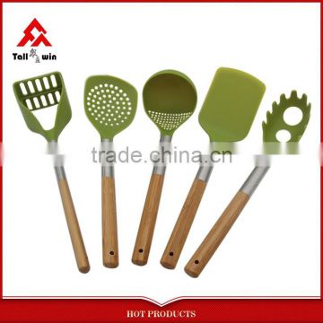 5 Piece Kitchen Utensils Tools Set Black Nylon 5Pc Set Includes Solid Spoon Slotted Spoon Slotted Turner Ladle & Masher With PP