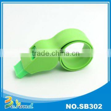 New fashion custom slap whistle cheap silicon wristbands