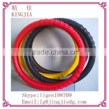 Universal soft and temperature resistant car steering wheel cover