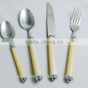 ABS plastic handle cutlery set made in China