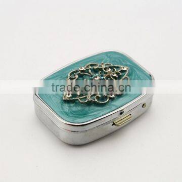 low moq! hot selling bling metal greative square rhinestone pill box/promotion pill box/capsule storage case/capsule case