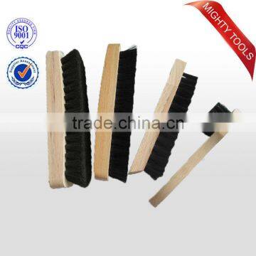 Good quality wooden handle, horse hair shoe brush (IB510044)