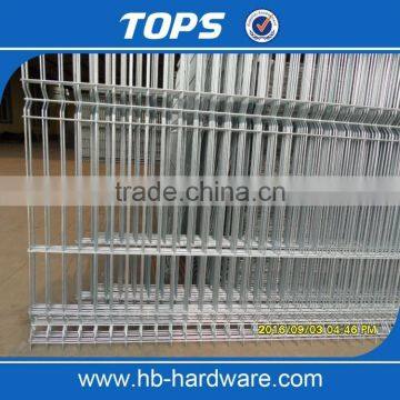 Pvc Coated Curved Welded Wire Mesh Fence photo-3
