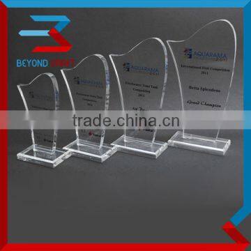 high quality crystal engraved trophy,fashion glass awards gifts                        
                                                Quality Choice