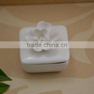 Factory Direct Ceramic Trinket Box With Flower Shape Design photo-3