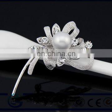 Fashion appearance clear rhinestone crystal silver plated bridal bouquet that artificial diamond and pearl brooches