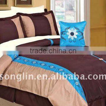 7Pcs Embroideried Comforter Set