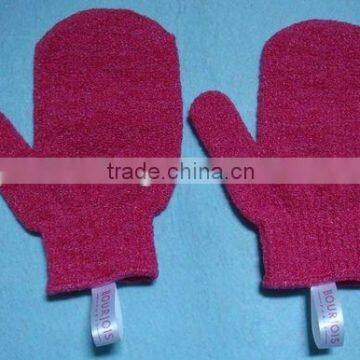 Exfoliating bath mitt with thumb